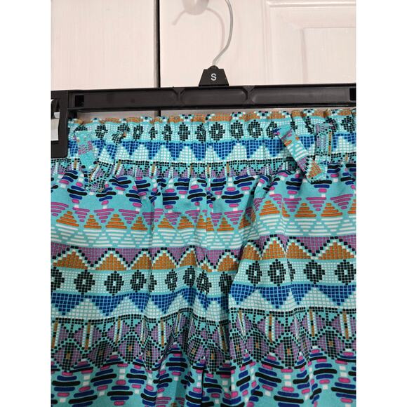 BeBop small juiniors multi colored aztec shorts with front pockets - Picture 3 of 10